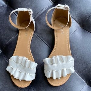 Y Not Sandals Like New Size 7.5